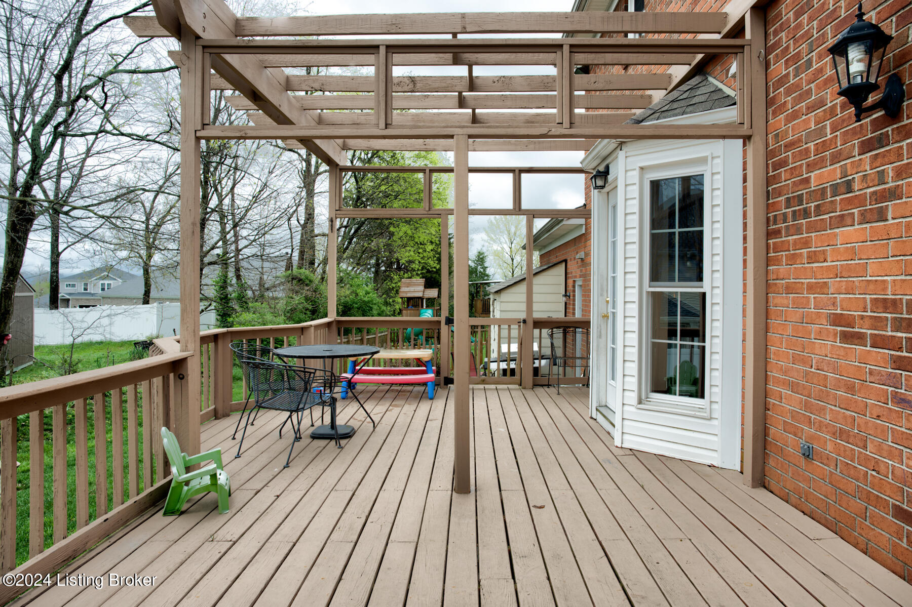 4208 Seagrape Road Louisville, KY 40299 - Photo 37 of 38 Easy entertaining