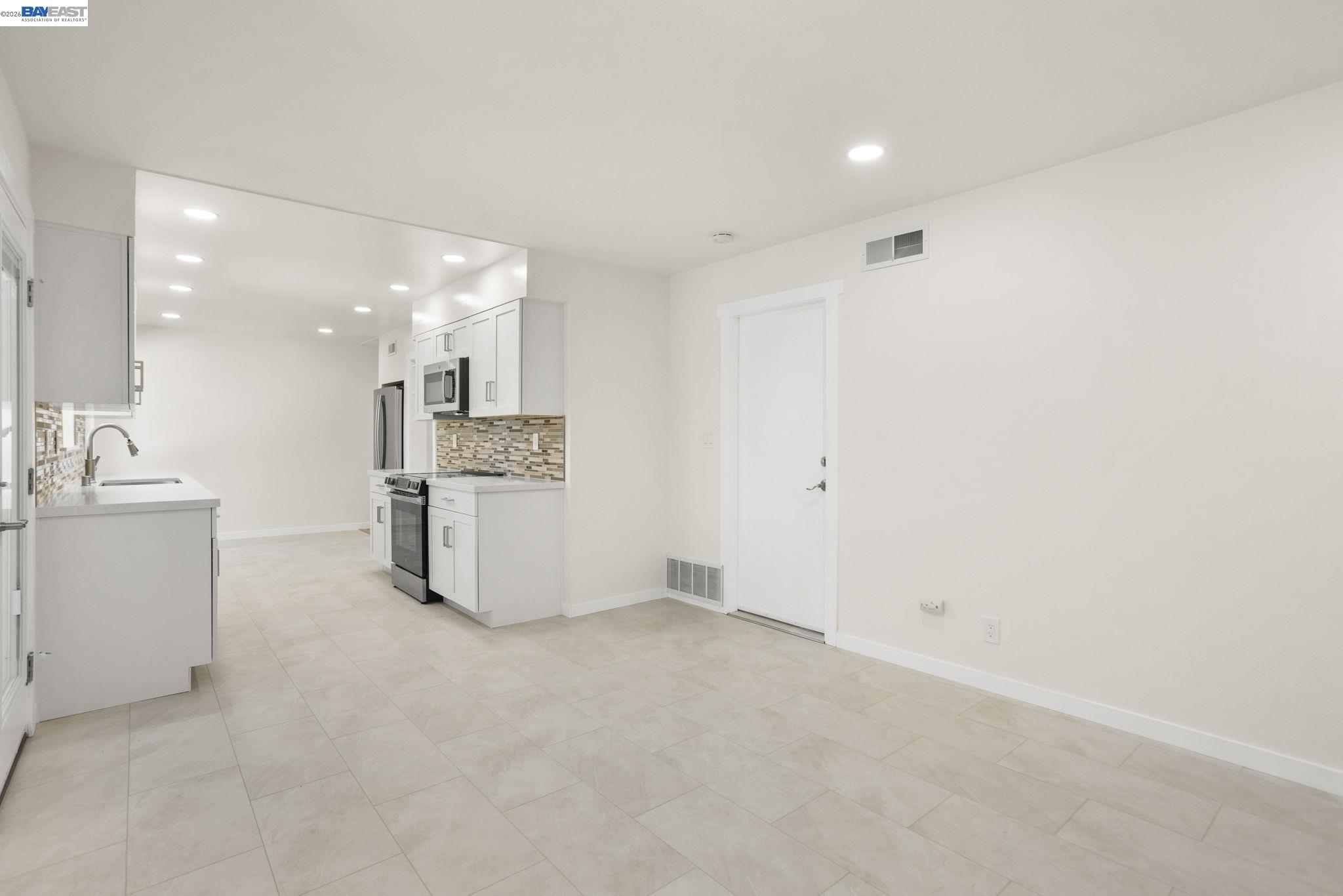 2526 Oakes Drive Hayward, CA 94542 - Photo 18 of 45