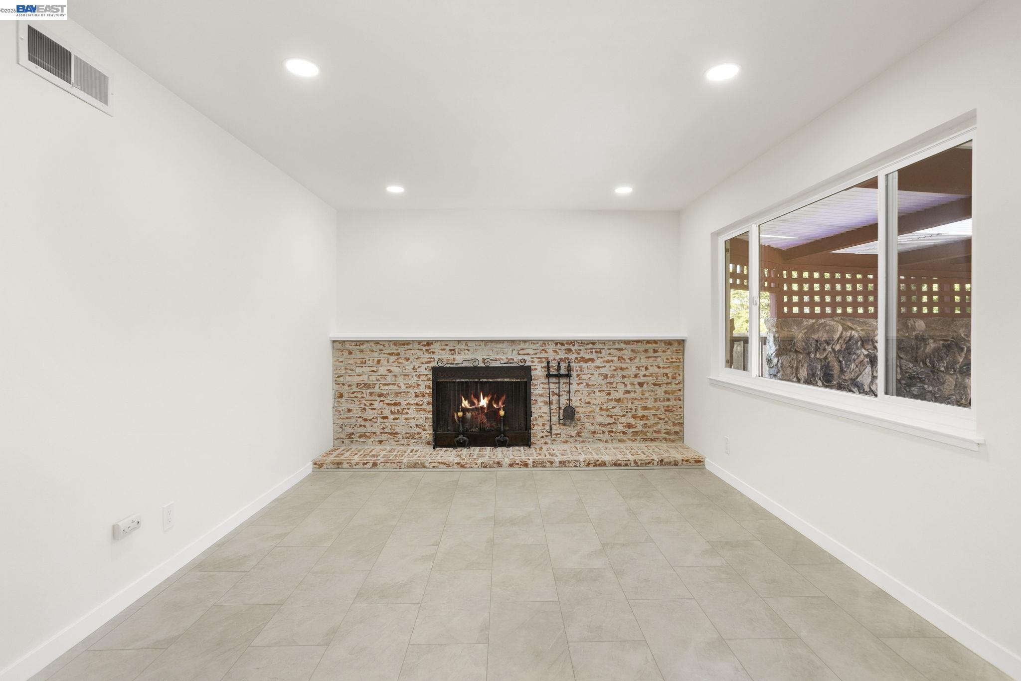 2526 Oakes Drive Hayward, CA 94542 - Photo 8 of 45