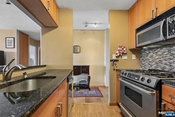 $169,000 | 555 North Avenue, Unit 8W, Fort Lee, NJ 07024