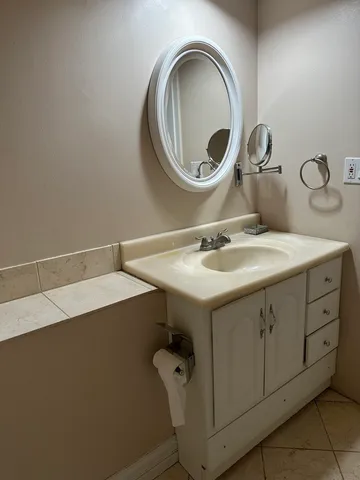 $195,000 | 8809 West Golf Road, Unit 11F, Niles, IL 60714