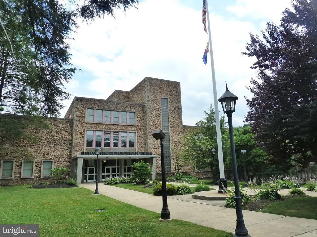 513 Anneslie Road Baltimore, MD 21212 - Photo 27 of 29 Towson High School