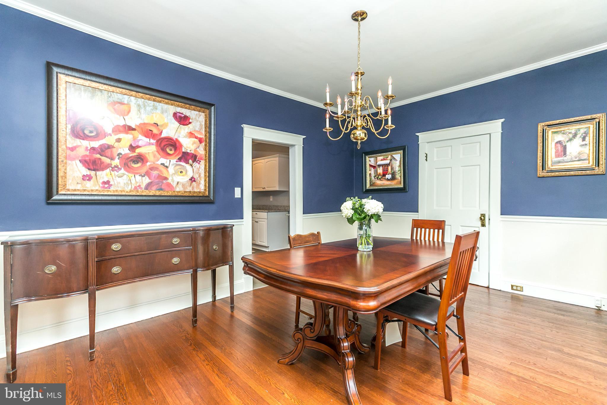 513 Anneslie Road Baltimore, MD 21212 - Photo 8 of 29 Large traditional dining room.