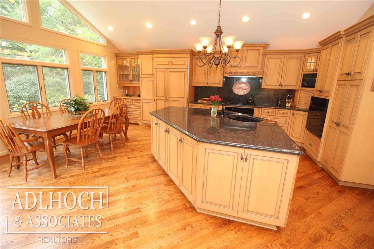 70 Merriweather Road Grosse Pointe Farms, MI 48236 - Photo 8 of 34