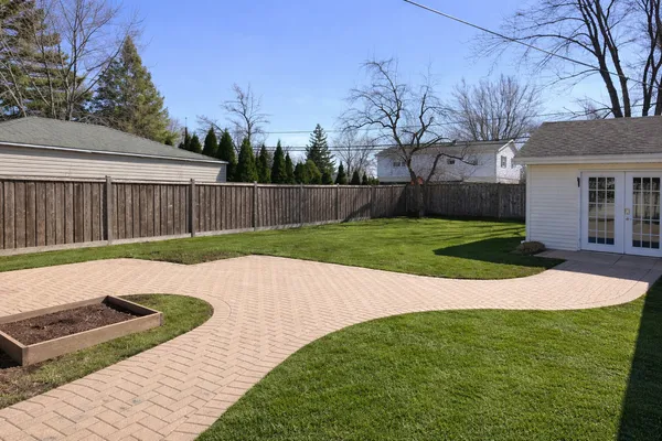 $2,500 | 223 Highland Road, Grayslake, IL 60030