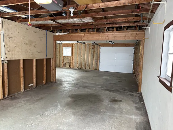 $2,500 | 223 Highland Road, Grayslake, IL 60030