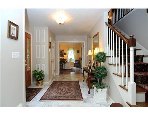 229 Orr Road Upper St. Clair, PA 15241 - Photo 2 of 18 Entry/Foyer.