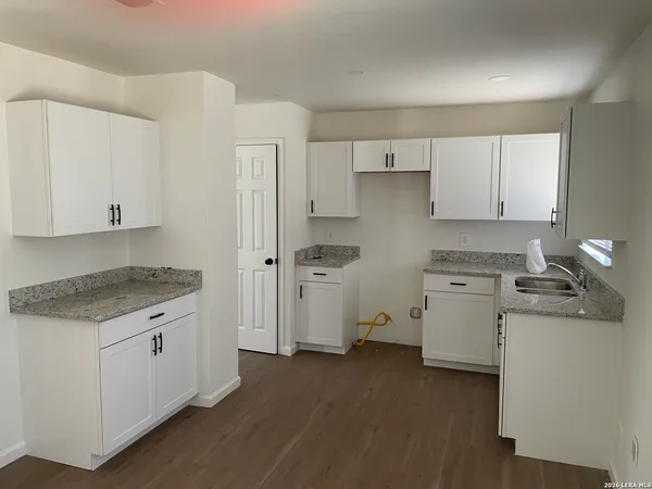 $1,550 | 5547 Stonybrook Drive, San Antonio, TX 78242