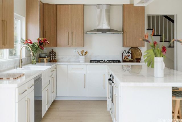 $3,500,000 | 3198 Alika Avenue, Honolulu, HI 96817