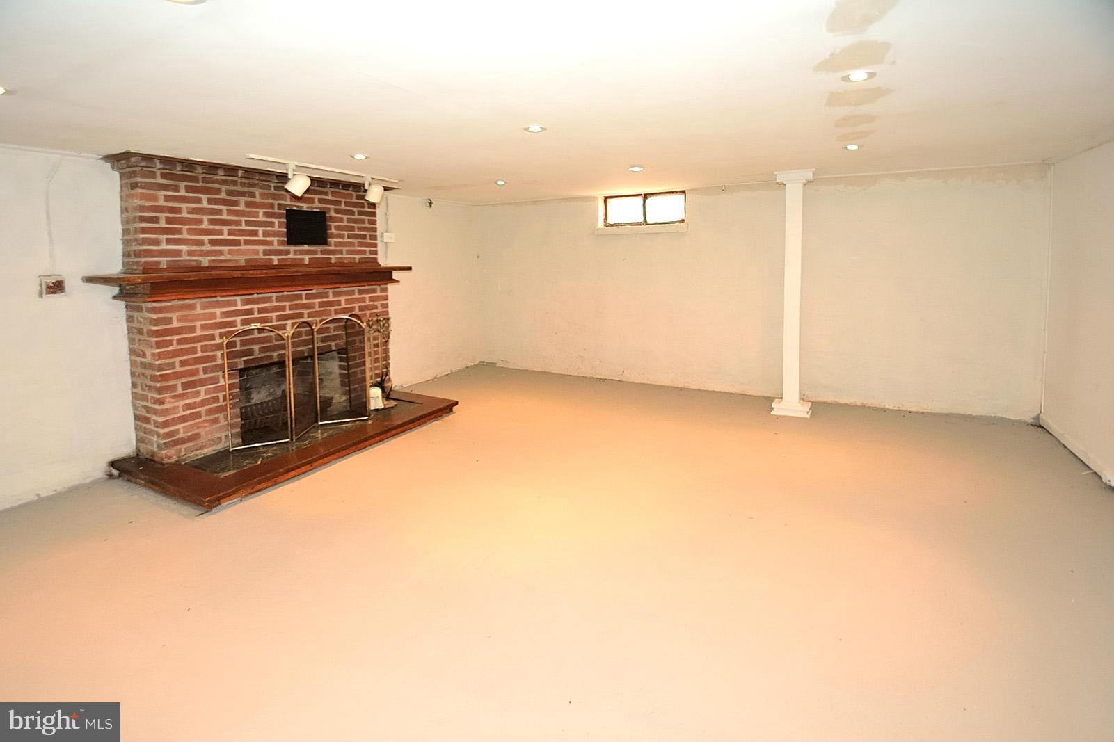 6000 Rolling Road, Unit 1 Springfield, VA 22152 - Photo 20 of 25 Basement