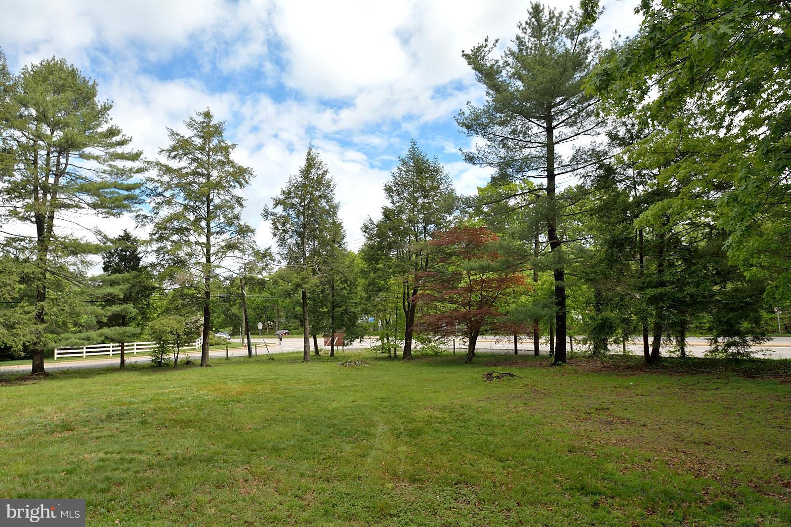 6000 Rolling Road, Unit 1 Springfield, VA 22152 - Photo 4 of 25 Exterior (General)