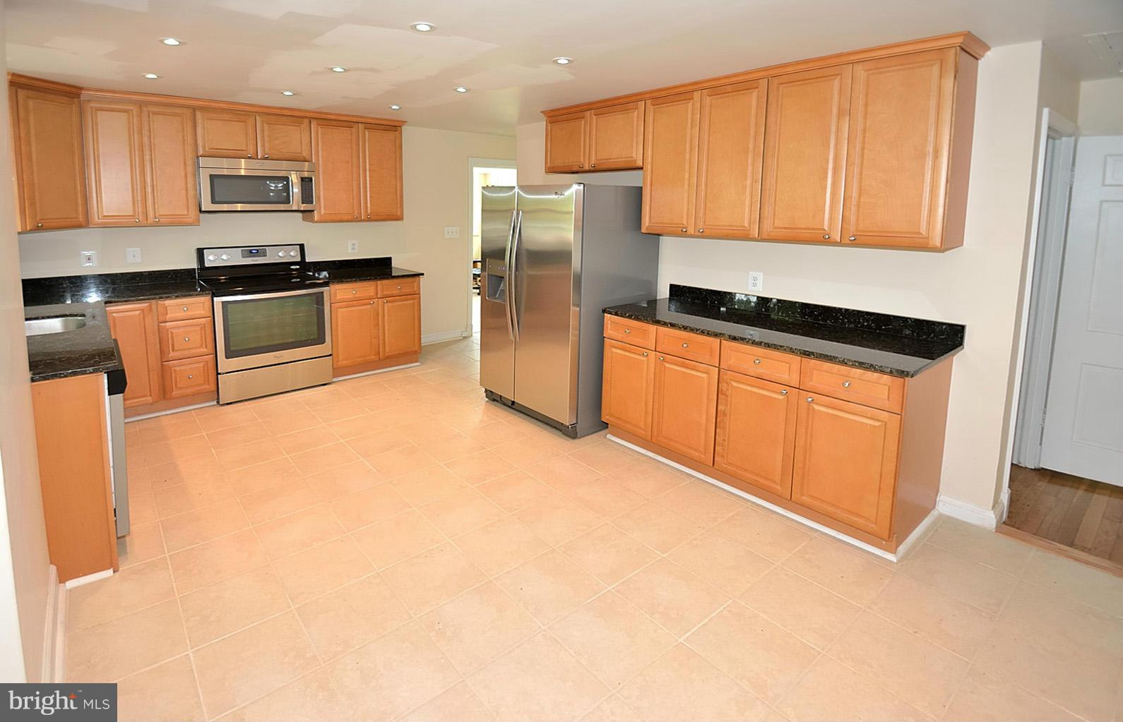 6000 Rolling Road, Unit 1 Springfield, VA 22152 - Photo 10 of 25 Kitchen