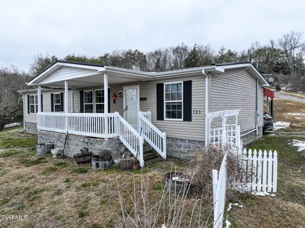 $257,400 | 721 Old Midway Road, Midway, TN 37809