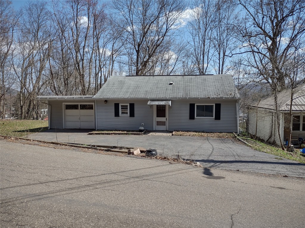 48 Savitch Road Binghamton, NY 13901 - Photo 4 of 21