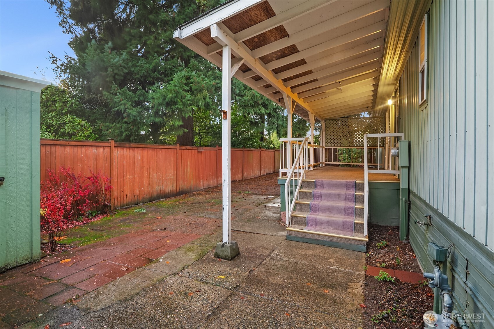 12800 Northeast 190th Place Bothell, WA 98011 - Photo 20 of 22 a view of a backyard with pathway