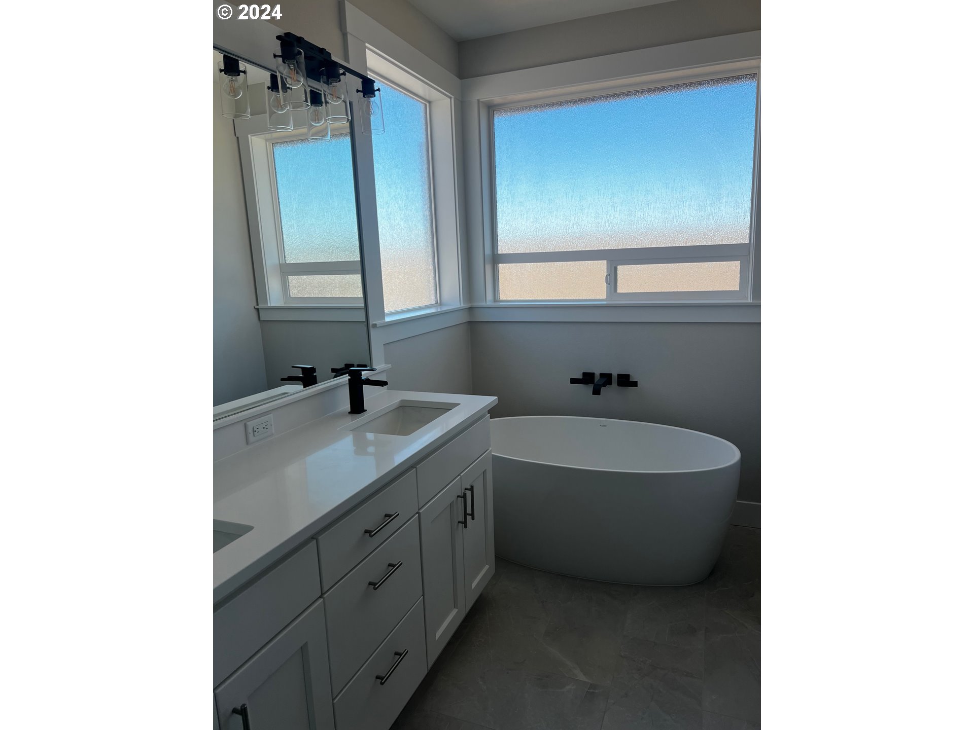 215 Southwest 18th Avenue Canby, OR 97013 - Photo 26 of 36