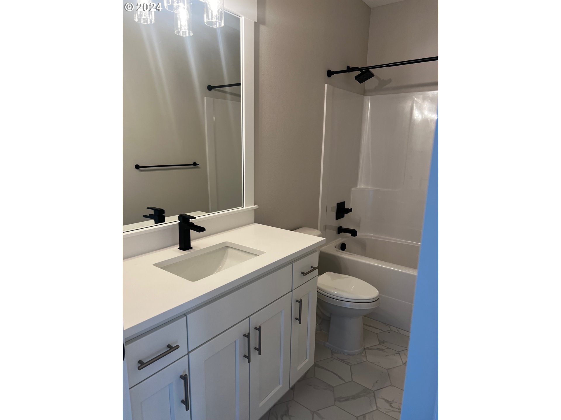 215 Southwest 18th Avenue Canby, OR 97013 - Photo 27 of 36