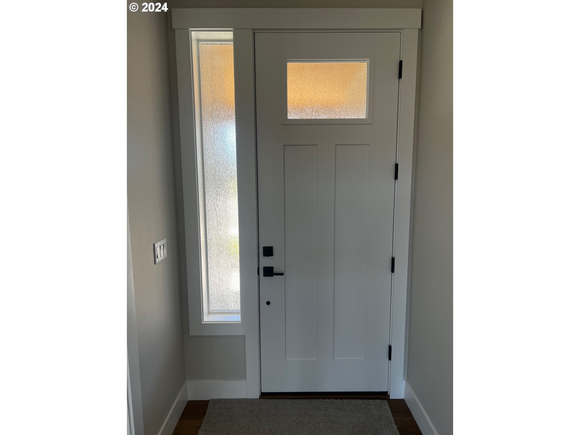 215 Southwest 18th Avenue Canby, OR 97013 - Photo 4 of 36