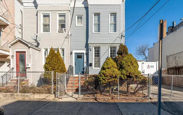 $4,000 | 148.5 Union Street, Jersey City, NJ 07304