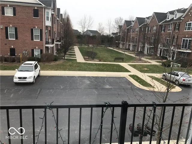 $2,150 | 11926 Kelso Drive, Unit 2, Zionsville, IN 46077