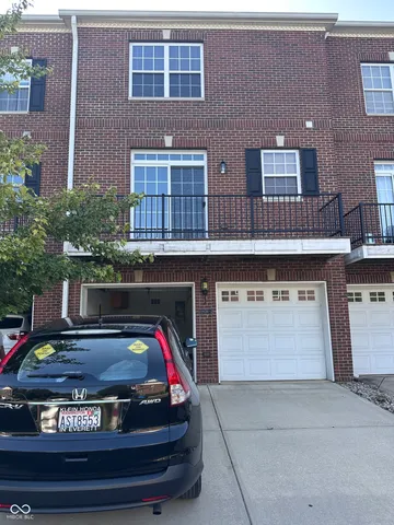 $2,150 | 11926 Kelso Drive, Unit 2, Zionsville, IN 46077