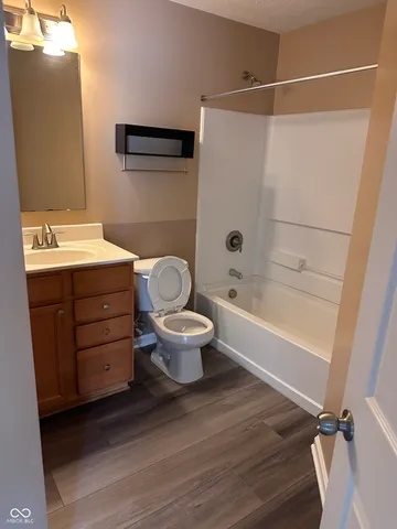 $2,150 | 11926 Kelso Drive, Unit 2, Zionsville, IN 46077