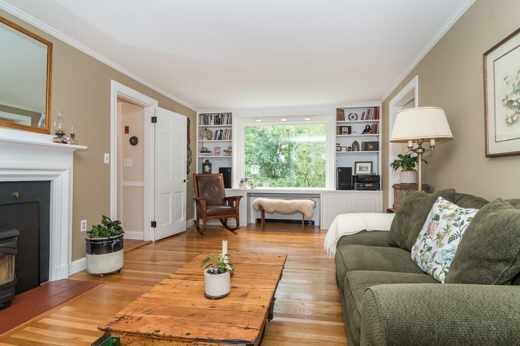 10 Bennett Road Wayland, MA 01778 - Photo 7 of 20