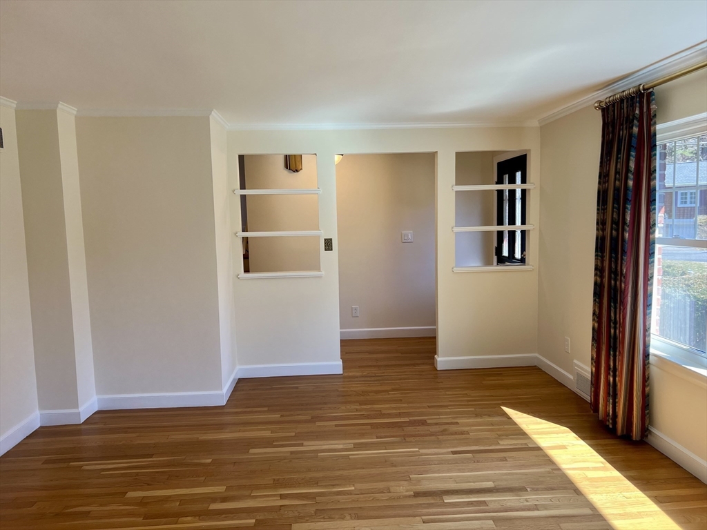 105 Parker Road Wellesley, MA 02482 - Photo 4 of 12
