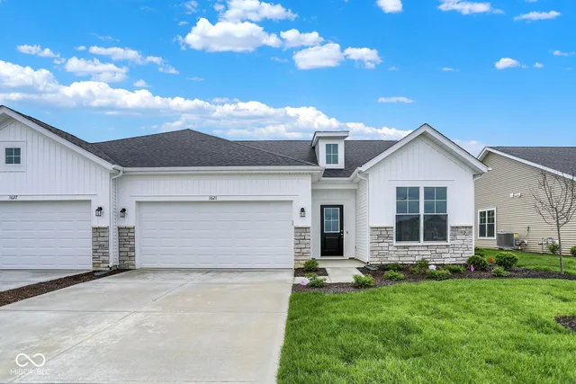 $274,362 | 1621 Clover Xing Drive, Greenfield, IN 46140