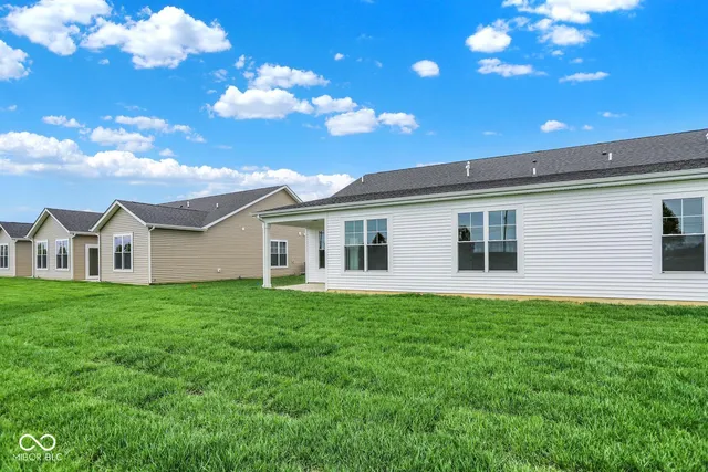 $274,362 | 1621 Clover Xing Drive, Greenfield, IN 46140