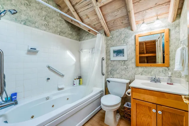 $795,000 | 8329 Stump Lake Drive Northeast, Bemidji, MN 56601