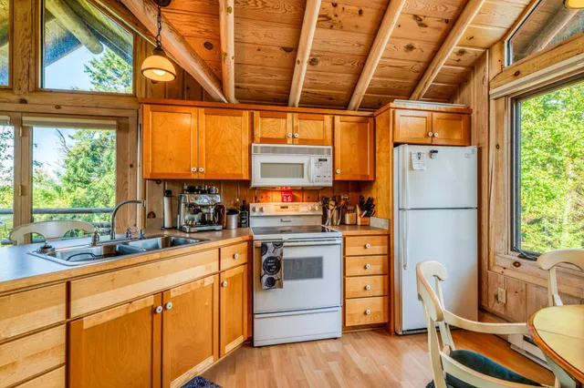 $795,000 | 8329 Stump Lake Drive Northeast, Bemidji, MN 56601