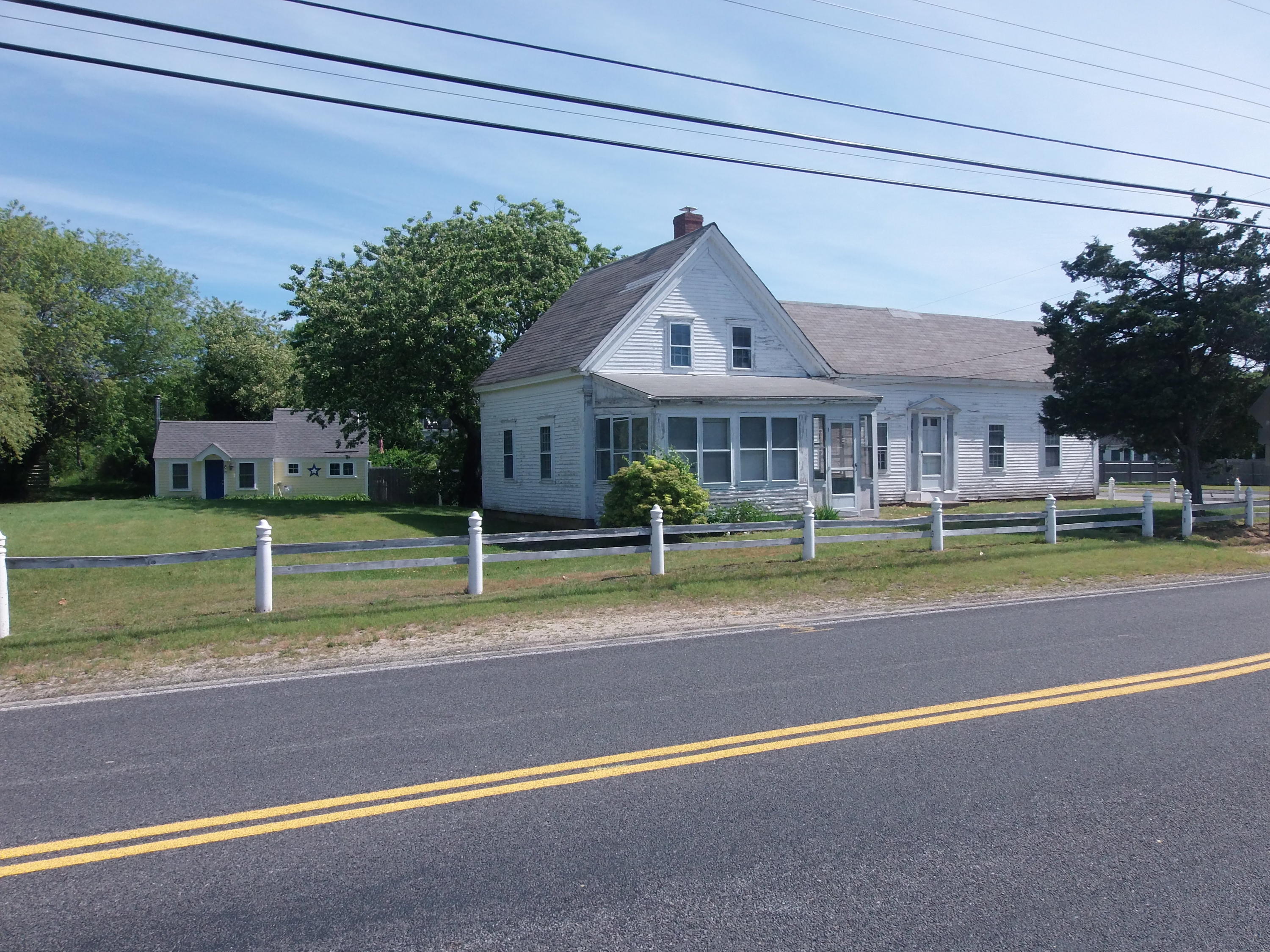 70 Lower County Road West Dennis, MA 02670 - Photo 1 of 16 front of 70 lower county 2