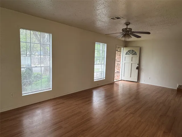 $1,695 | 5810 Hammermill Run, Austin, TX 78744