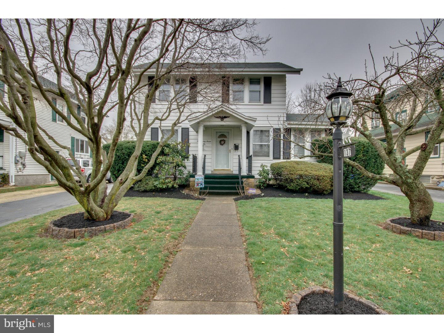 137 East Roland Road Brookhaven, PA 19015 - Photo 1 of 20 Front Yard