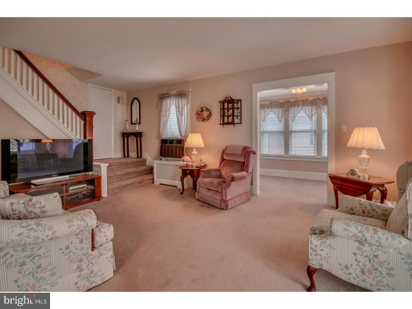 137 East Roland Road Brookhaven, PA 19015 - Photo 8 of 20 Living Room
