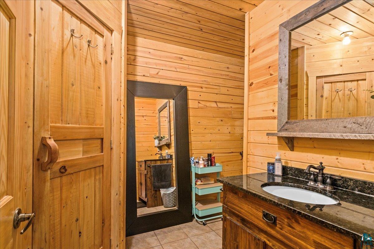 4448 Thomas Lk Road Two Harbors, MN 55616 - Photo 21 of 37 Gallery Image 21