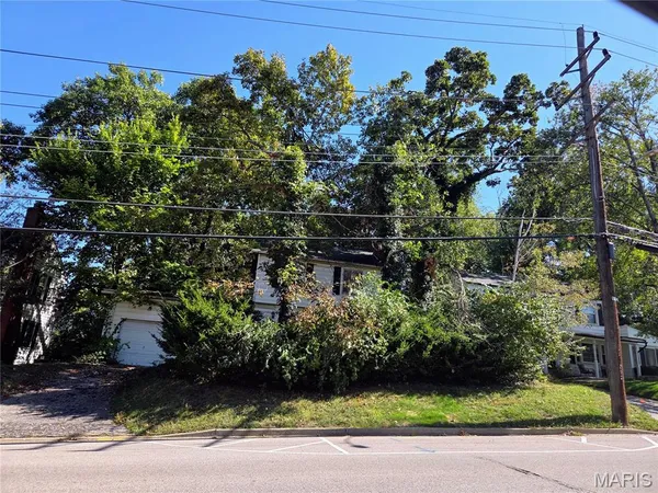 $259,900 | 1116 South Elm Avenue, Webster Groves, MO 63119