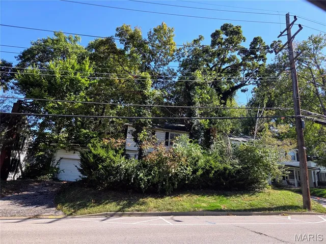 $259,900 | 1116 South Elm Avenue, Webster Groves, MO 63119