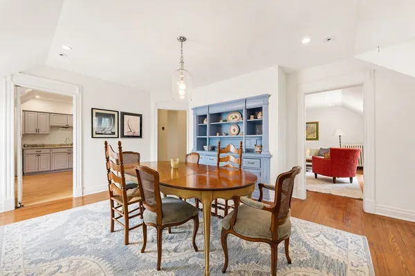 $6,250 | 235 1/2 Greenwood Street, Unit CH, Evanston, IL 60201