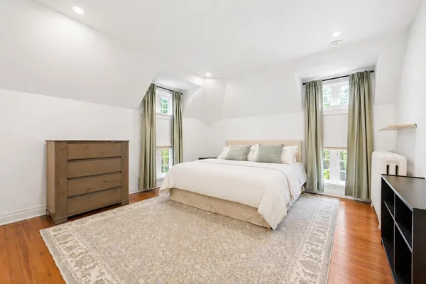 $6,250 | 235 1/2 Greenwood Street, Unit CH, Evanston, IL 60201