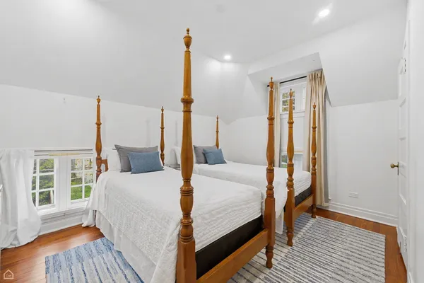 $6,250 | 235 1/2 Greenwood Street, Unit CH, Evanston, IL 60201