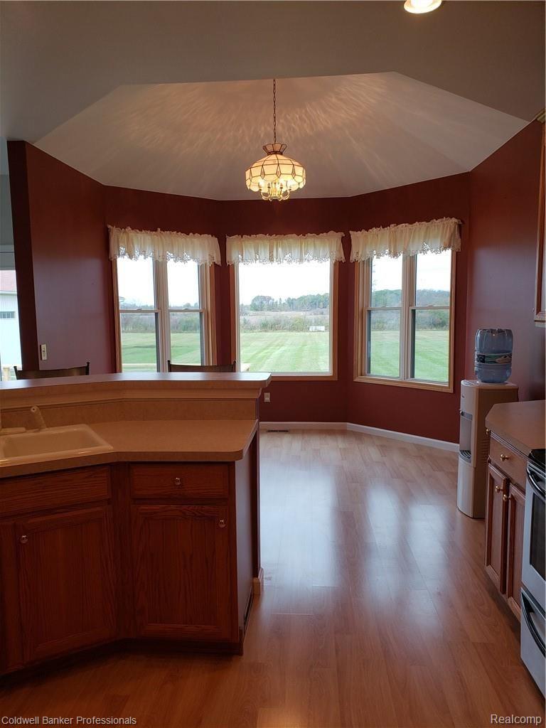 11336 Lambs Road Memphis, MI 48041 - Photo 32 of 49 Dinning Area & Bay Window & Dome Ceiling