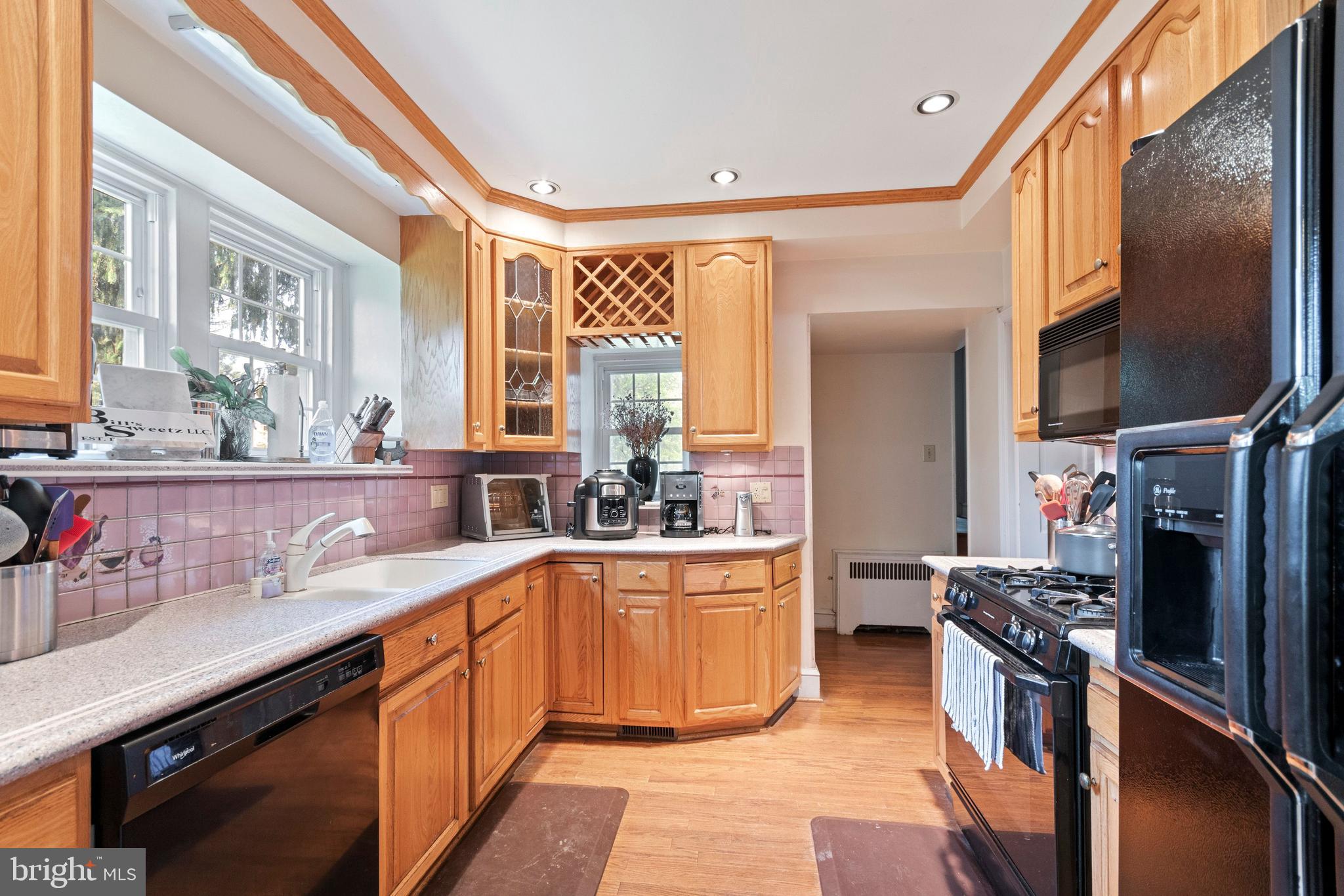 517 Roumfort Road Philadelphia, PA 19119 - Photo 8 of 23 Kitchen
