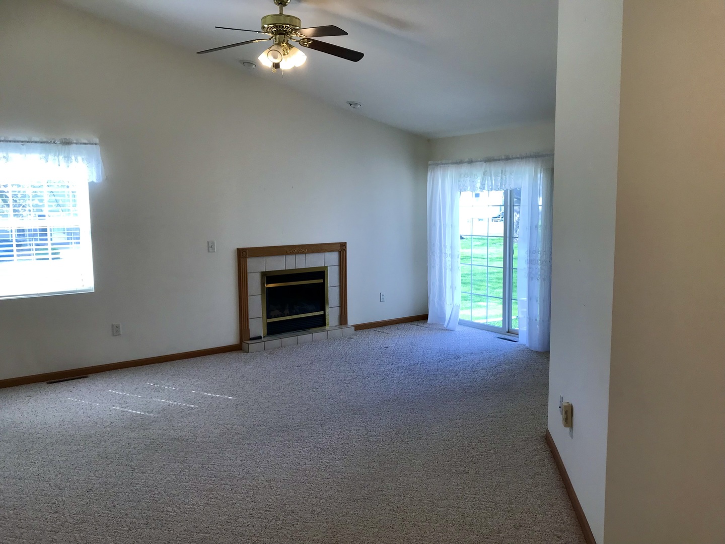 307 West Hudson Street Princeton, IL 61356 - Photo 14 of 23 a view of empty room with window