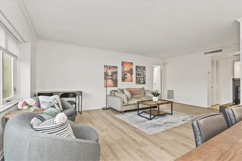 $150,000 | 4545 Wornall Road, Unit 400, Kansas City, MO 64111