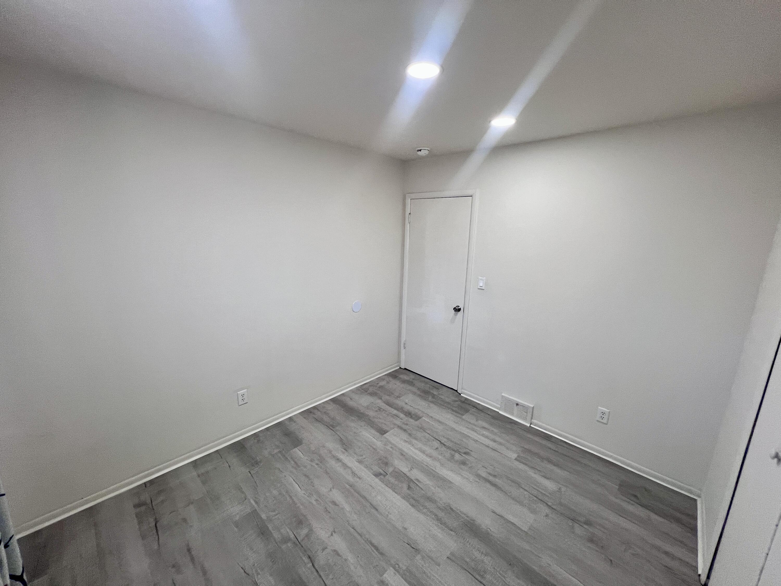 4709 Gerald Street Warren, MI 48092 - Photo 11 of 24 IMG_8877