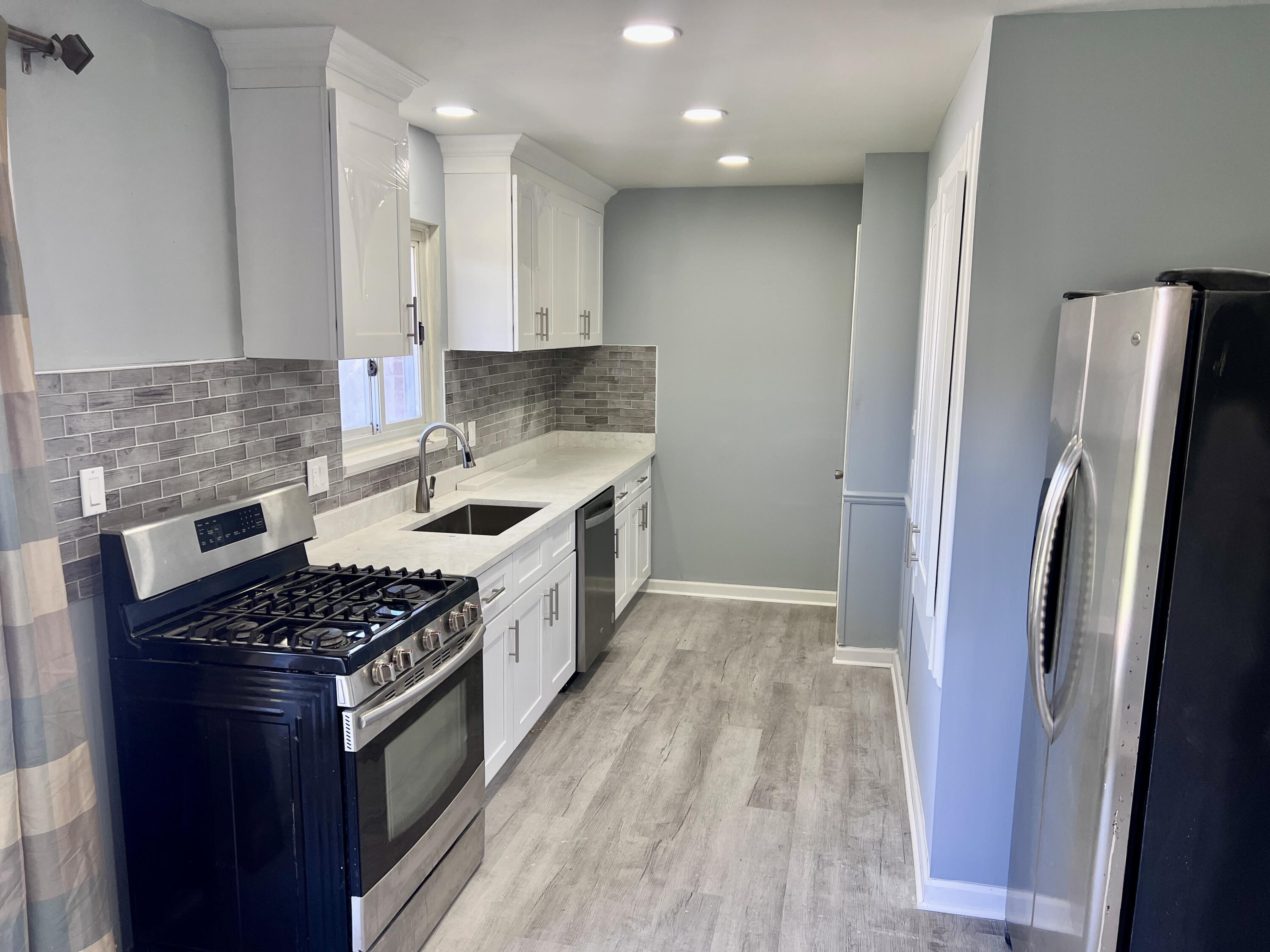 4709 Gerald Street Warren, MI 48092 - Photo 6 of 24 IMG_8873