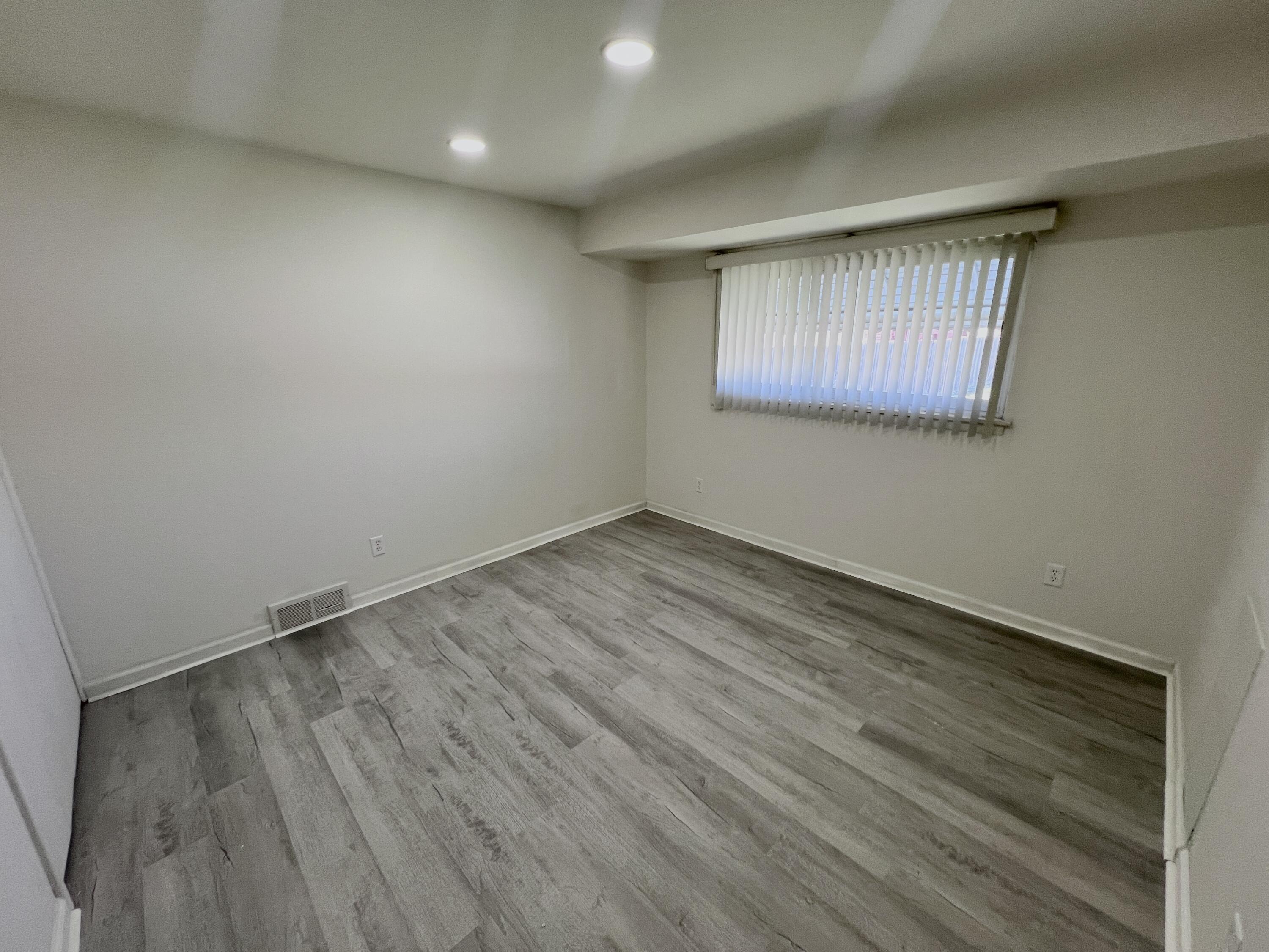 4709 Gerald Street Warren, MI 48092 - Photo 8 of 24 IMG_8880