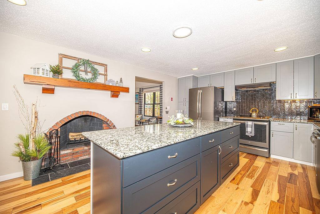 185 Beechnut Drive Conway, NH 03860 - Photo 5 of 52